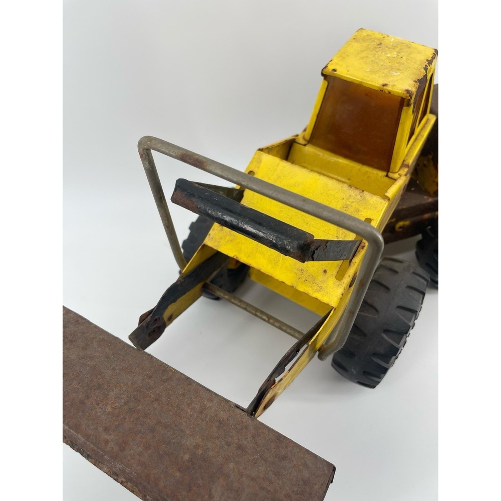1967 Vintage Tonka 20" Front End Loader Tractor USA Works Great Rust Patina Wear - Picture 11 of 14